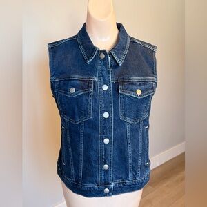 🌶️ NWT Madewell Blue Denim Button-Up Vest. Size Medium